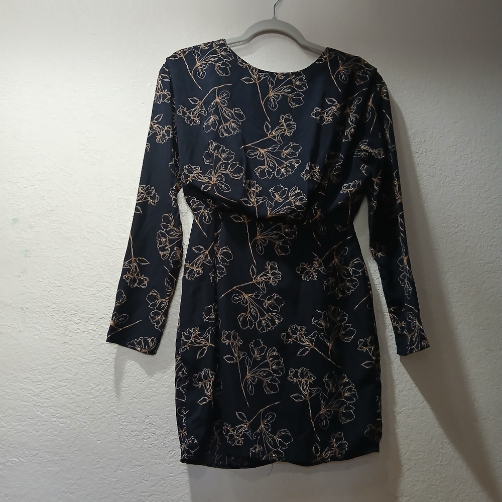 Dress Forum los angeles nwot size S Navy Floral Long Sleeve Sheath Dress